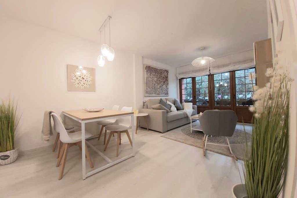 Ferienwohnung Nuevo-Casco Historico-Parking Gratuito. Oviédo Exterior foto